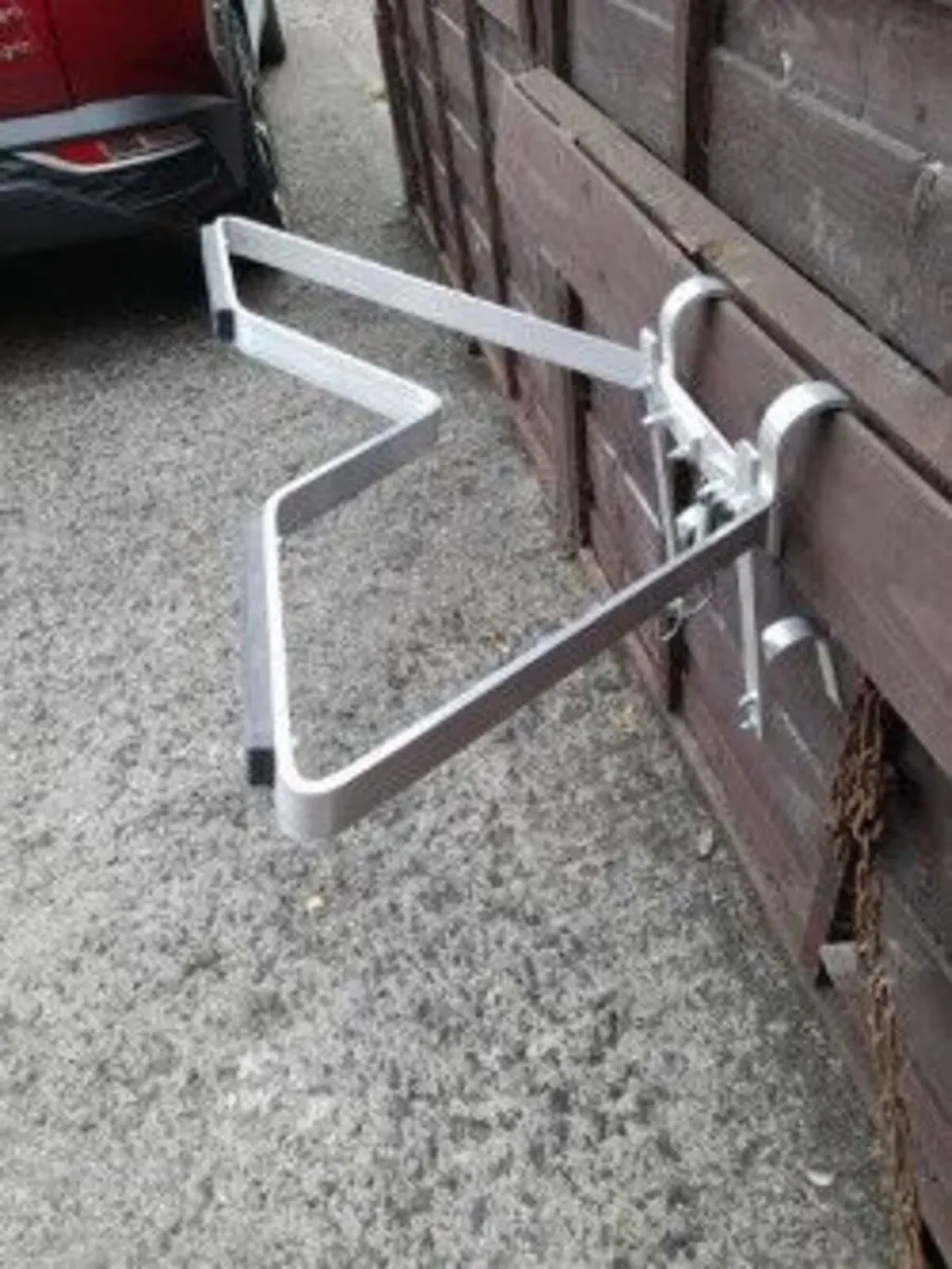 a ladder standoff - Image 1