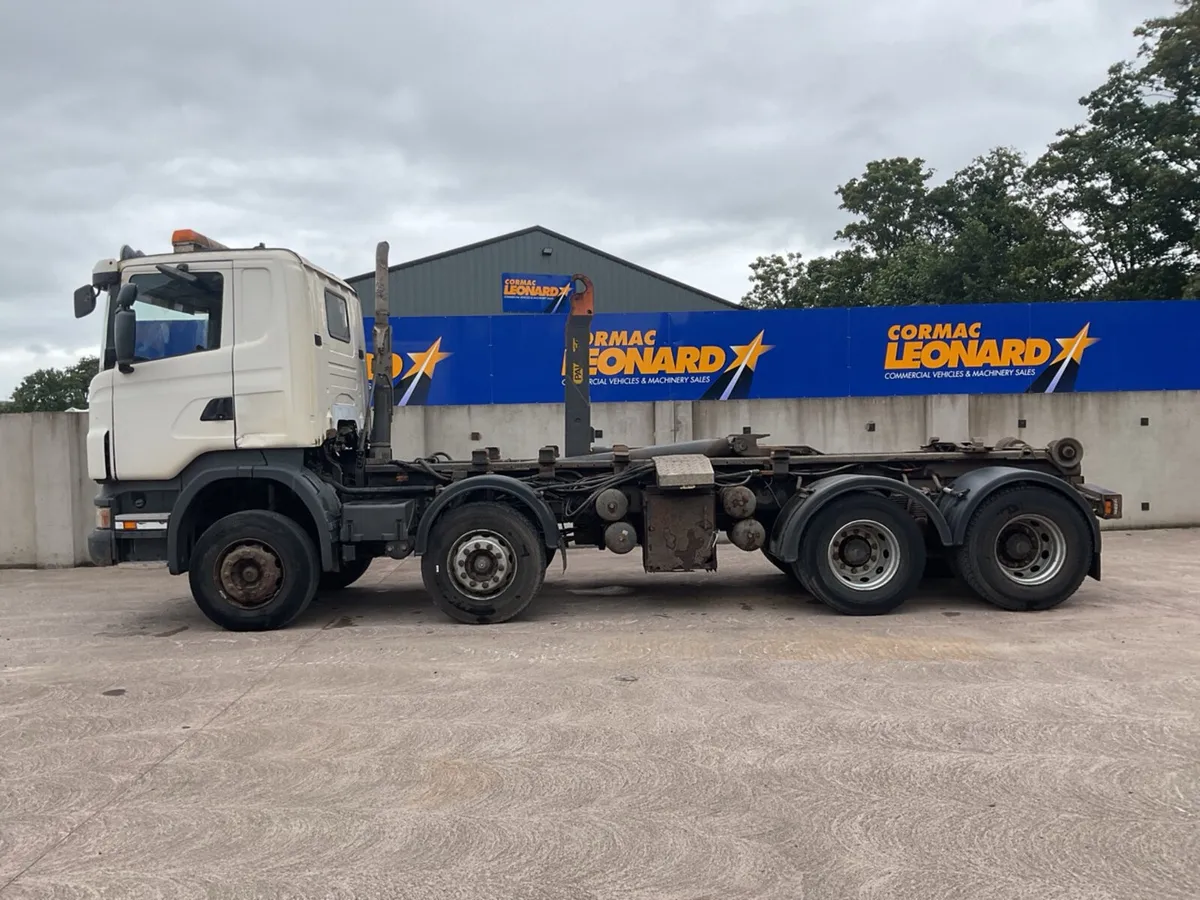 2008 Scania R420 8x4 Hookloader - Image 2