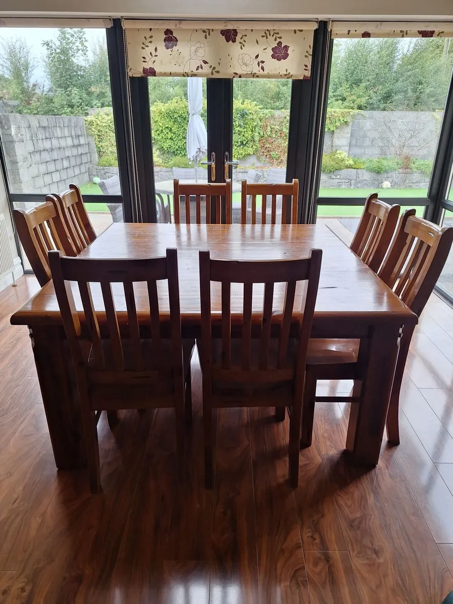 Dining table and chairs - Image 1
