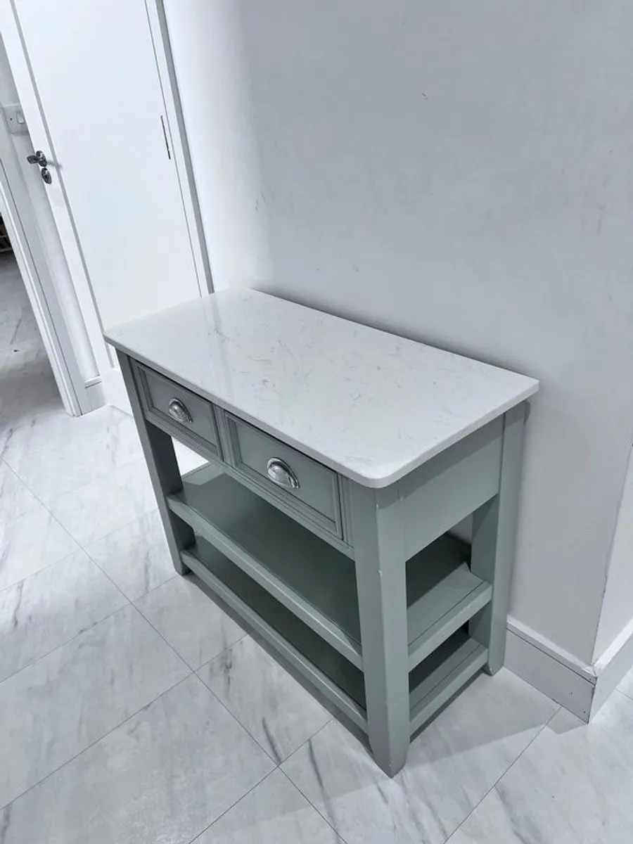 console table - Image 1