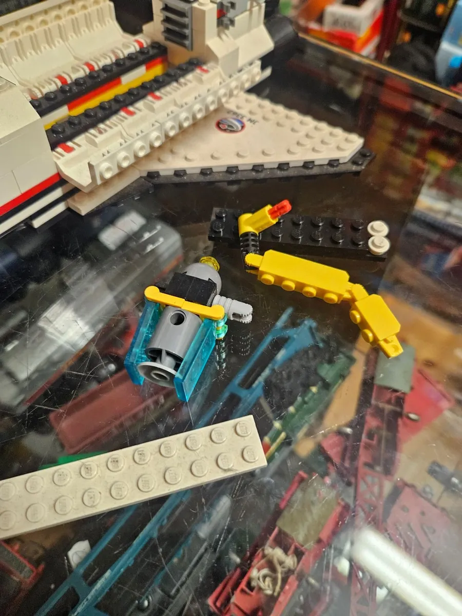 Lego Space Shuttle - Image 4