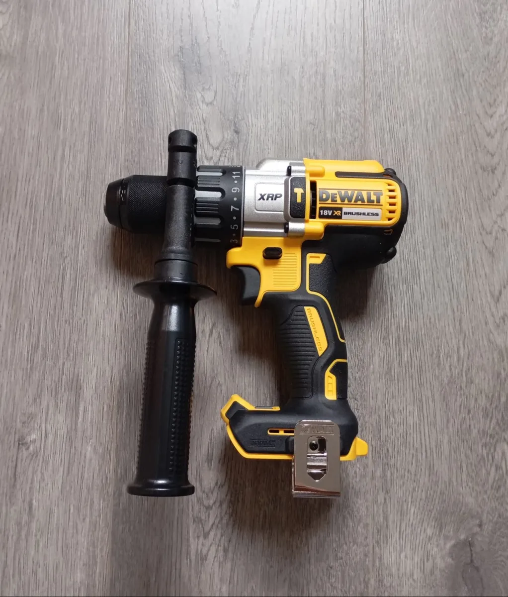 DeWalt Batteries & Charger (New) - Image 2