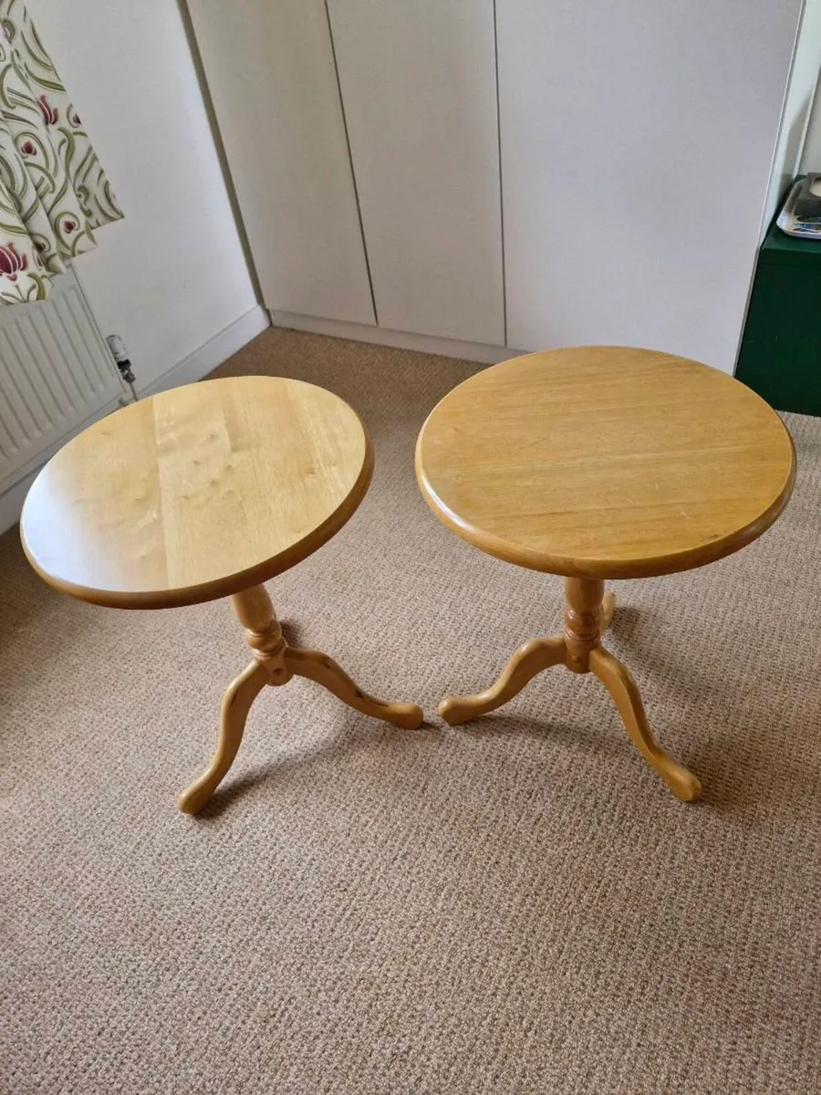 Wooden side tables x 2 - Image 1