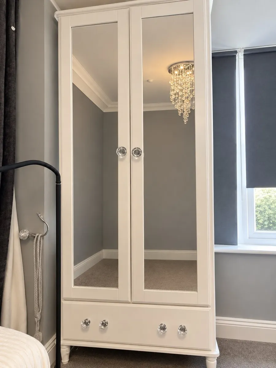 Wardrobe - Image 2