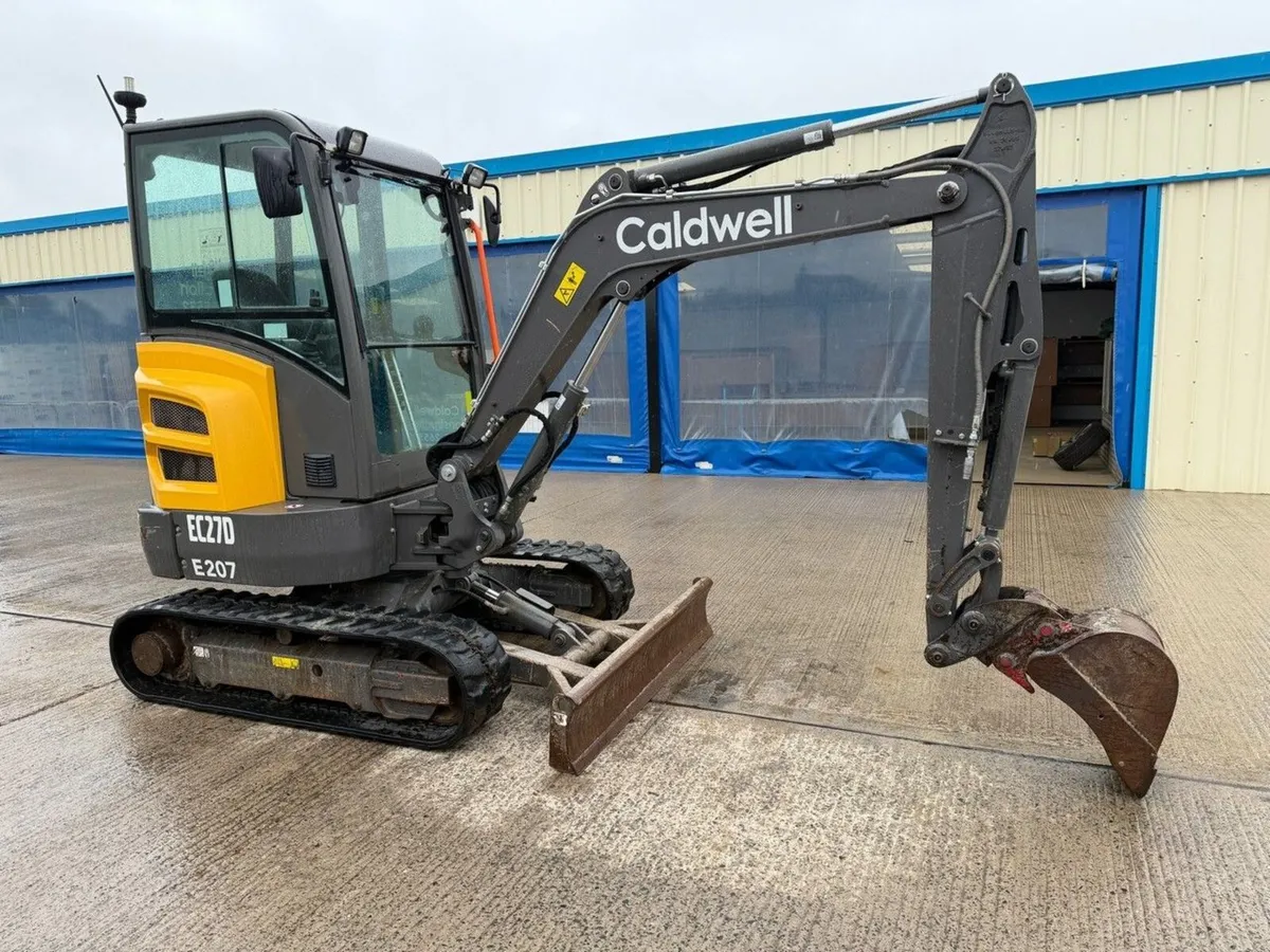 2023-VOLVO EC27D 2.7 TON MINI DIGGER - Image 3