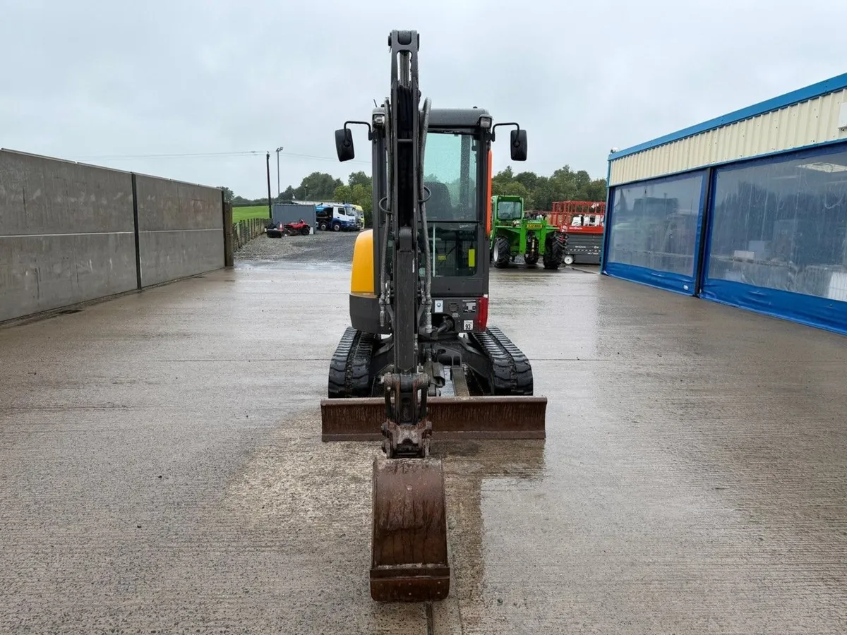 2023-VOLVO EC27D 2.7 TON MINI DIGGER - Image 4