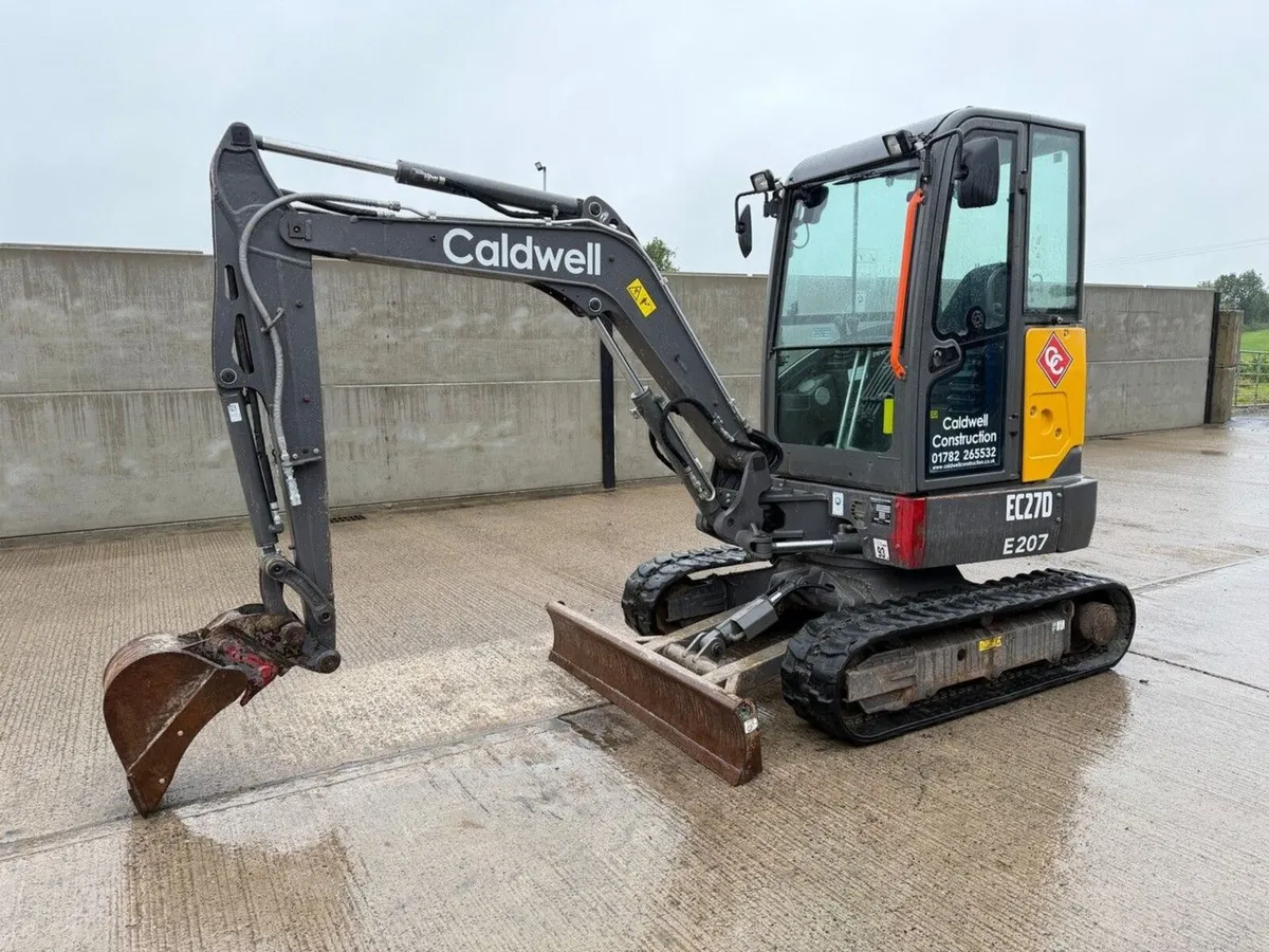2023-VOLVO EC27D 2.7 TON MINI DIGGER - Image 1