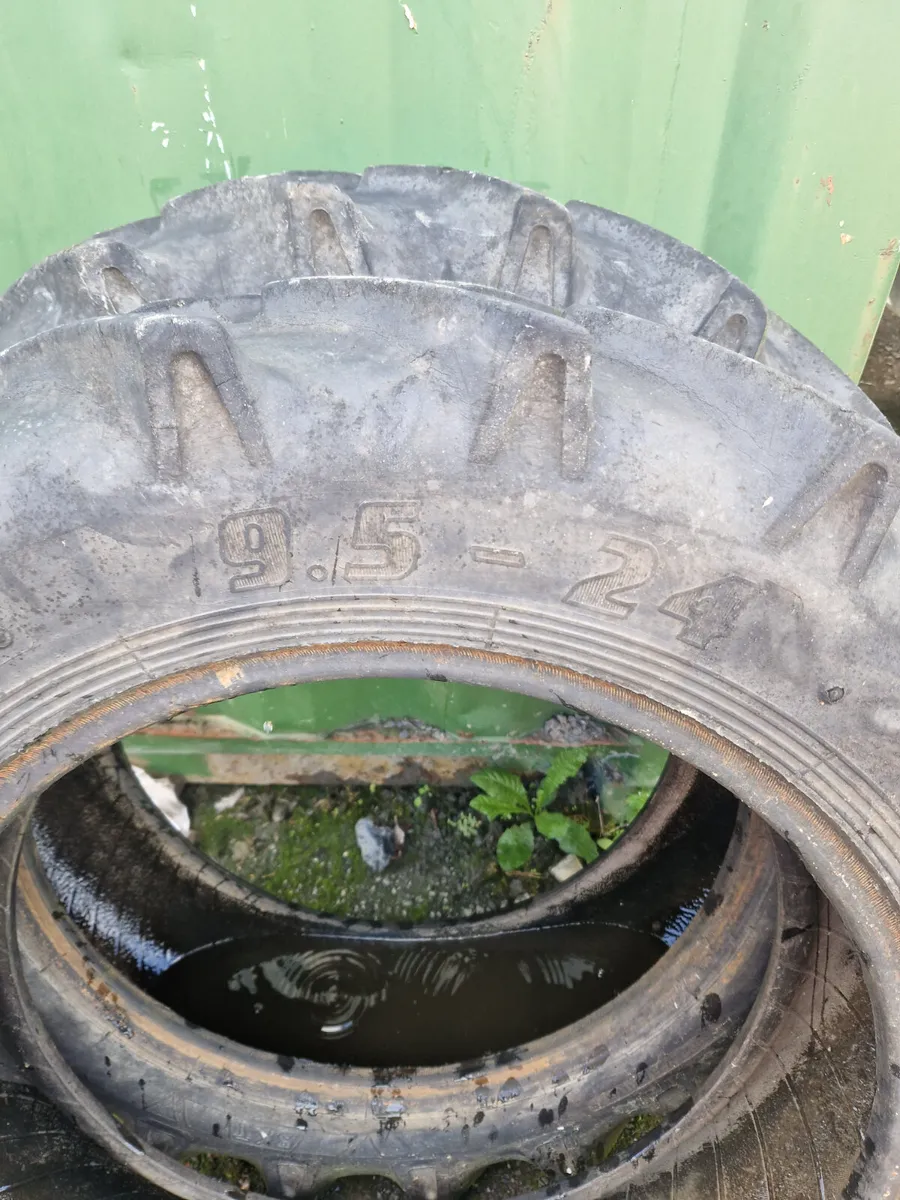 9.5x24 tyres - Image 4