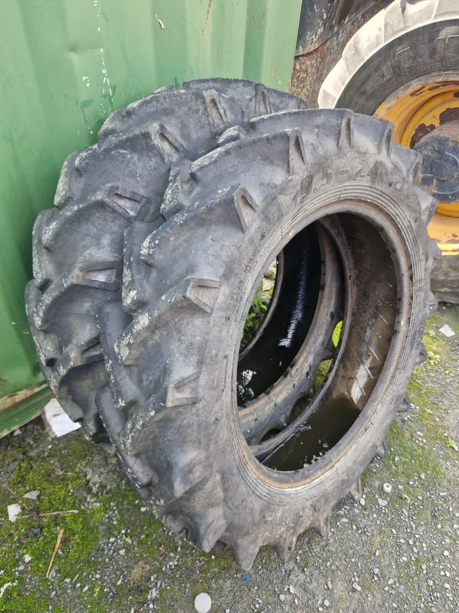 9.5x24 tyres - Image 1