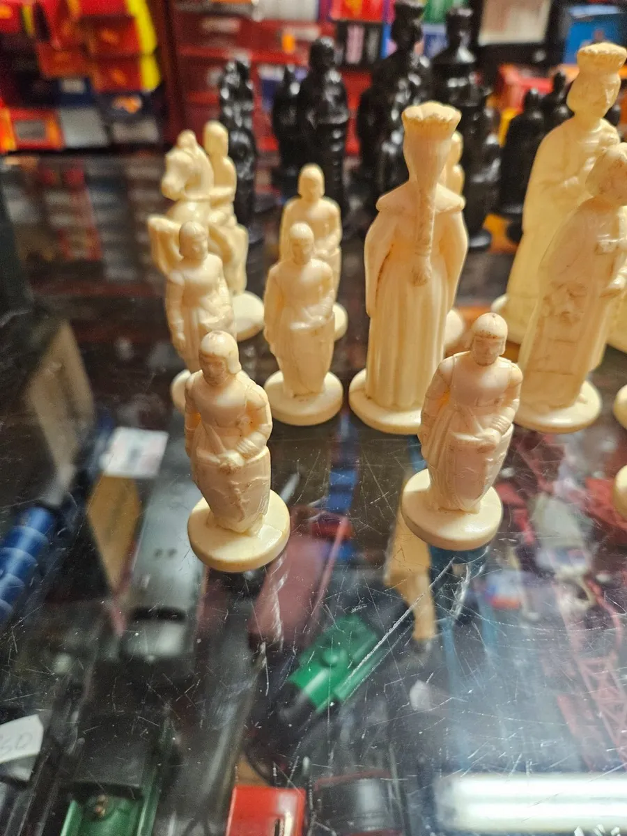 Vintage Chess Pieces - Image 3