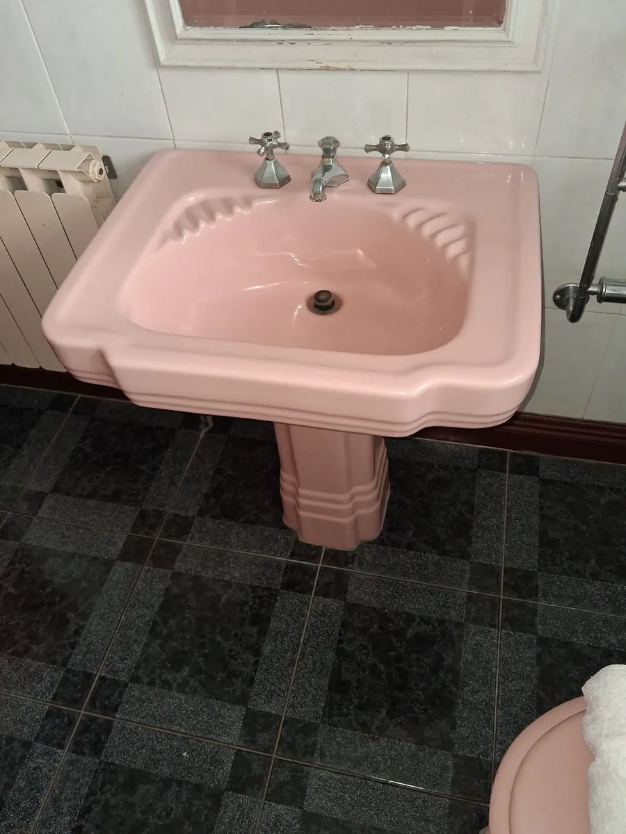 Bathroom suite 1950's - Image 4