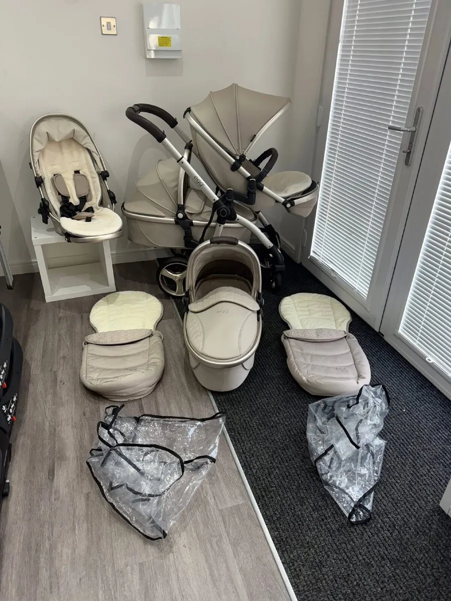Double Egg Pram - Image 4