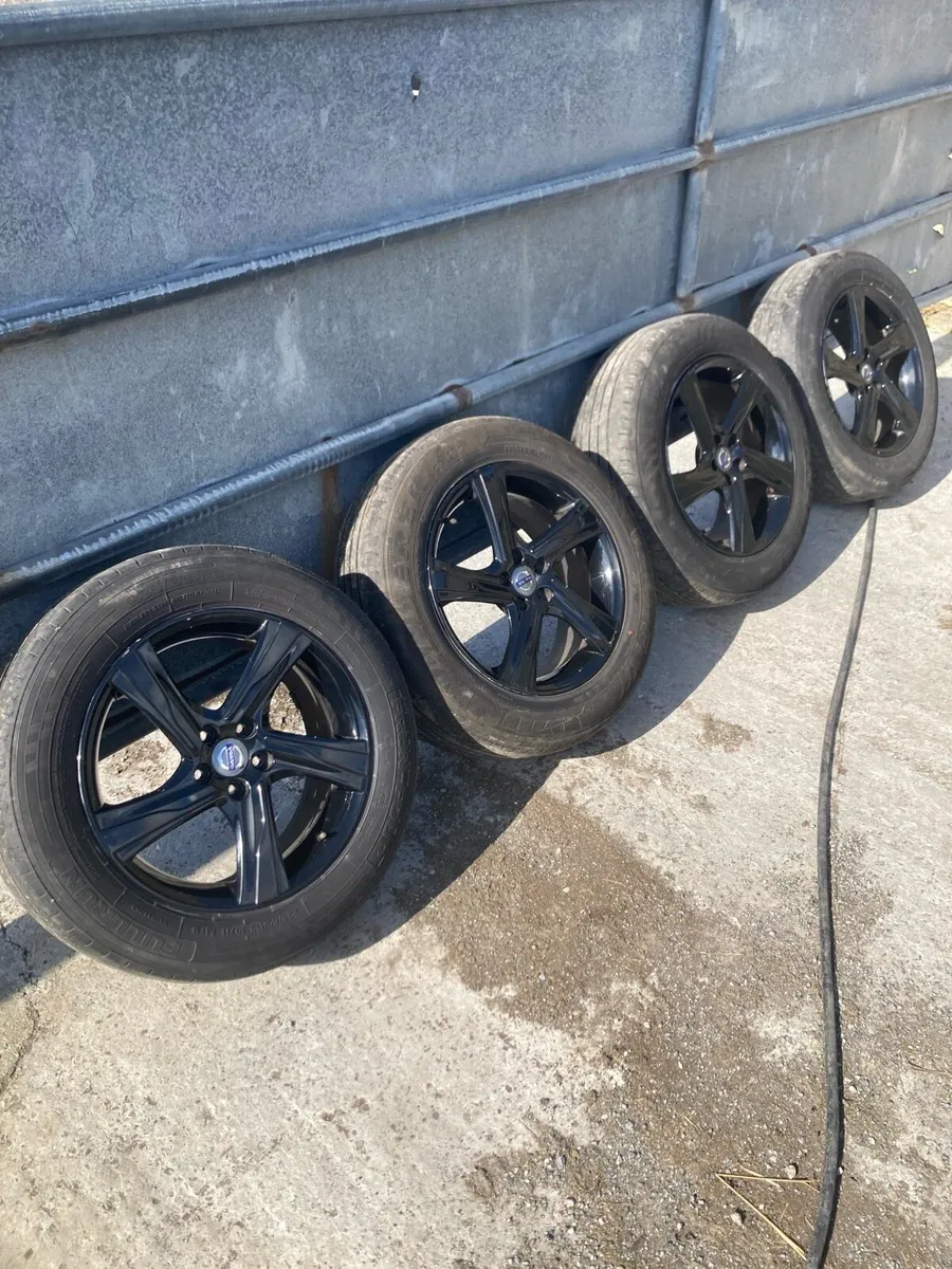 Volvo ixion rdesign wheels 18” - Image 1