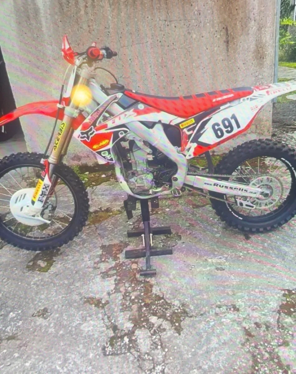 CRF250R - Image 1