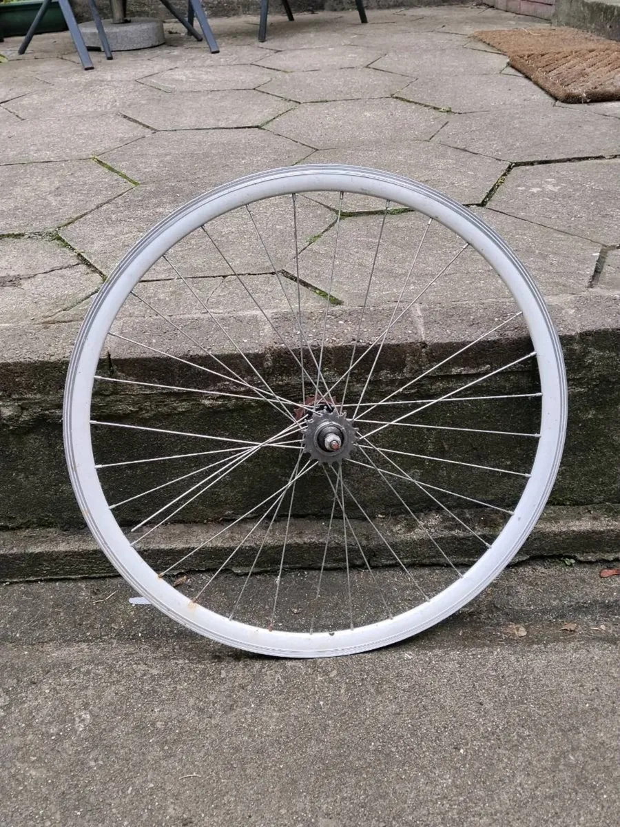FREE Fixie Rear Wheel 700c Flip Flop Hub - Image 1