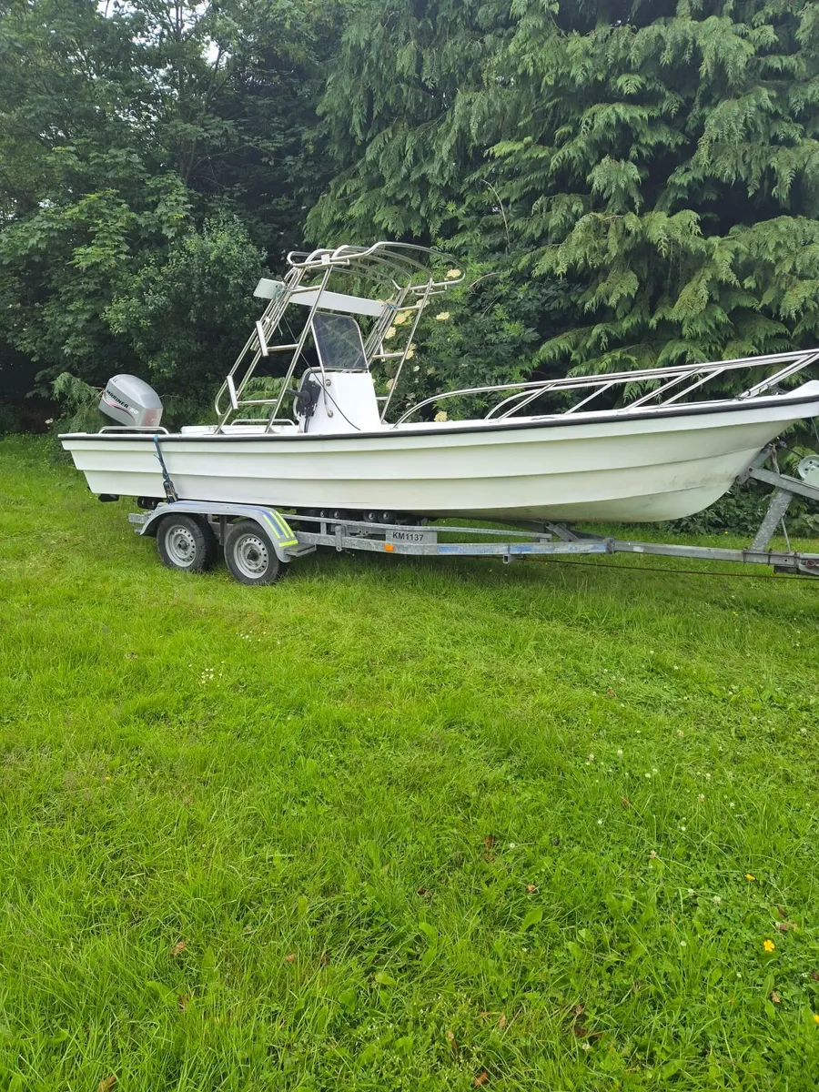 19ft Centre Console Boat - Image 1