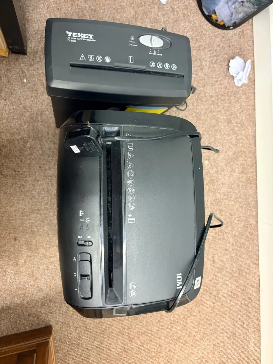 Two Electric Paper Shredders – Texet 12-Sheet & La