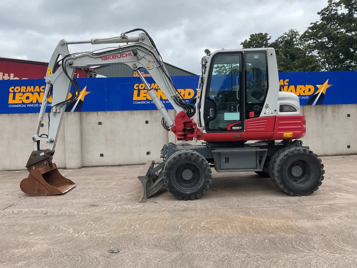 2014 TAKEUCHI TB295W Wheeled Excavator - Image 3