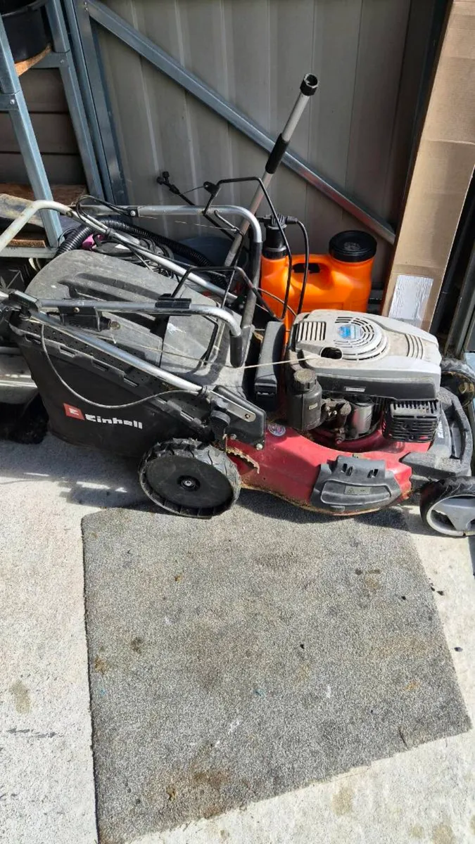 Lawn mower - Image 1