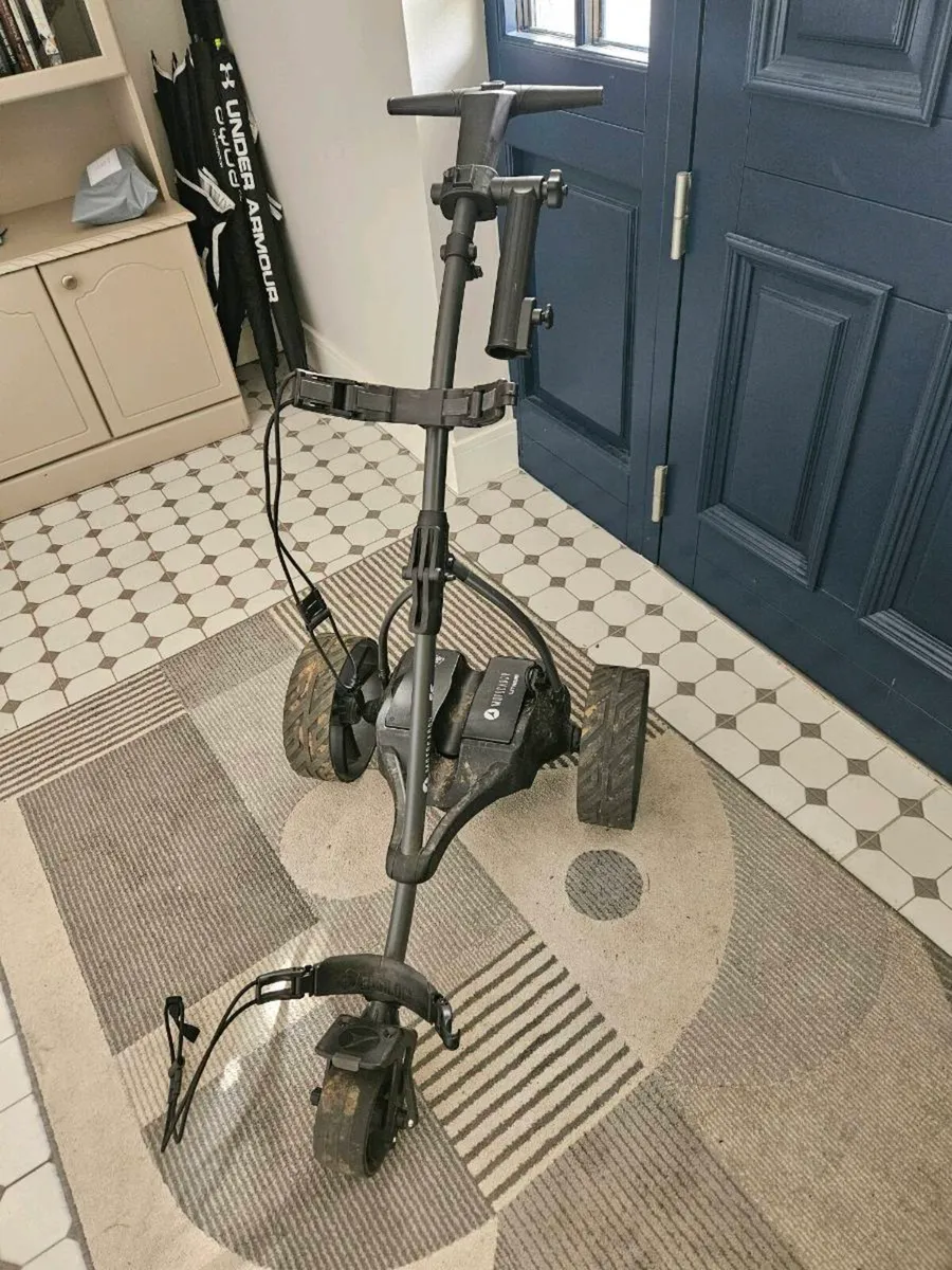 Motocaddy SE Electric Trolley - Image 1