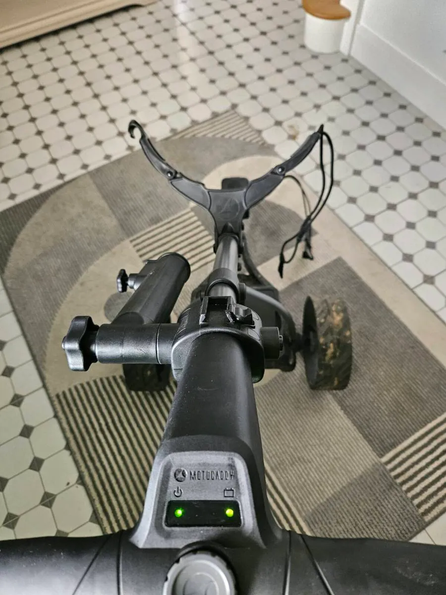 Motocaddy SE Electric Trolley - Image 4