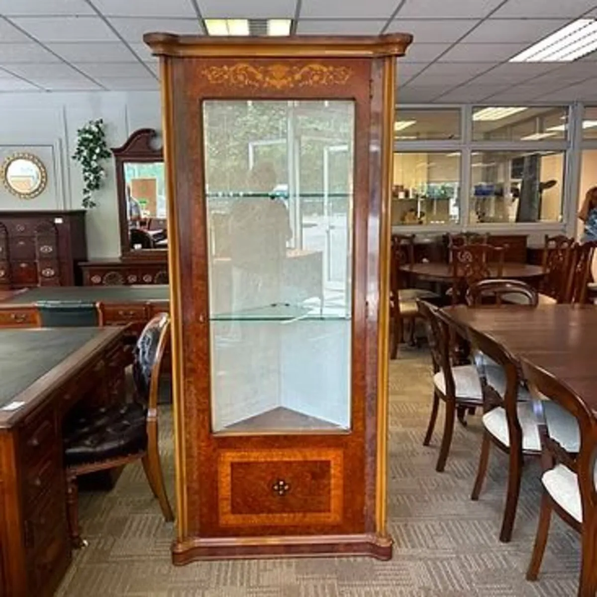 Burr walnut display cabinet, beautiful marquetry i