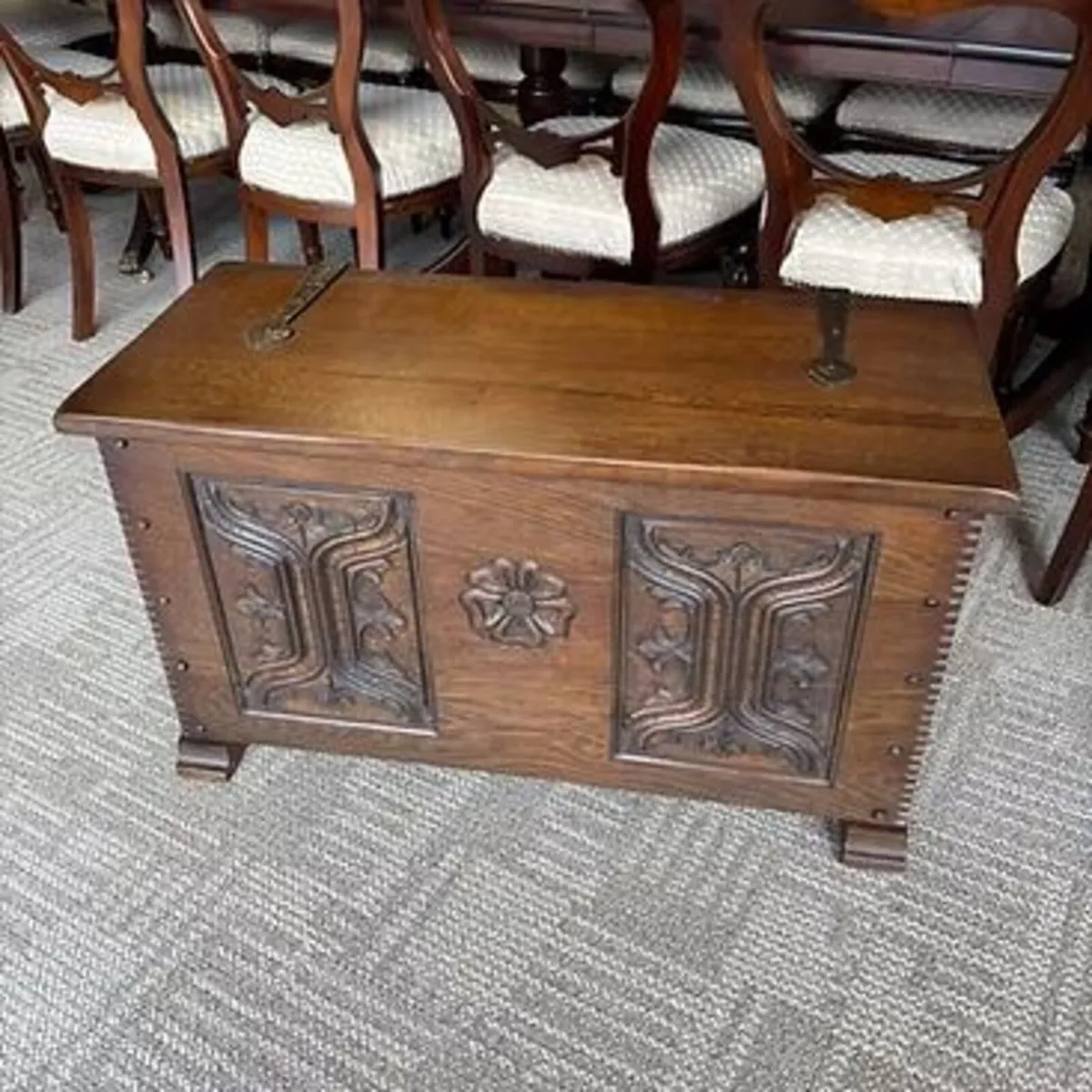 Fabulous oak Old Charm blankets chest storage box