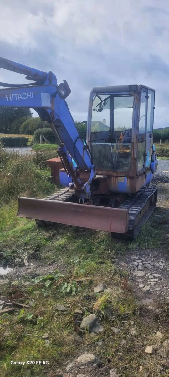 Hitachi 40 - Image 2