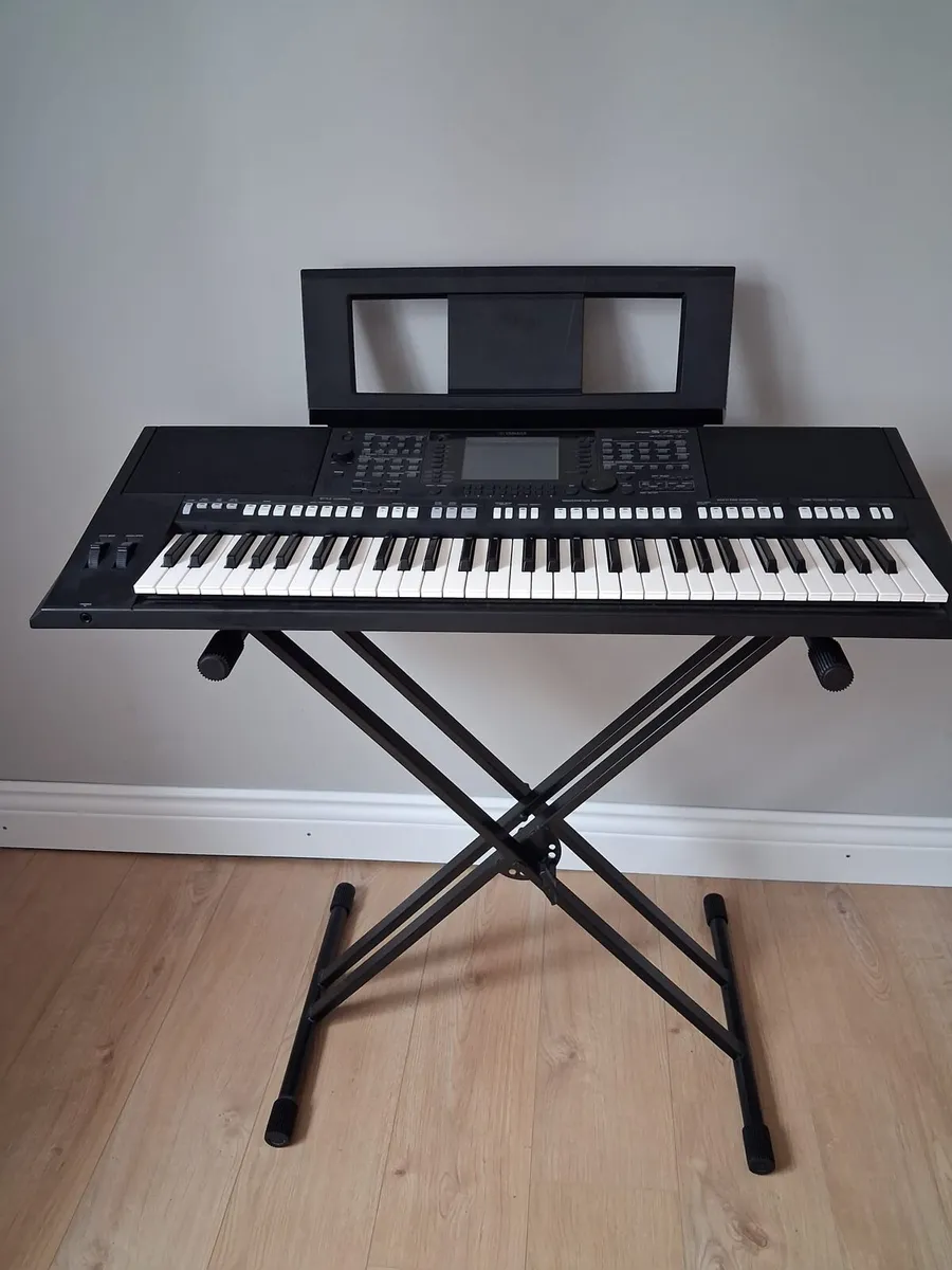 Yahama PSR S750 Keyboard - Image 1