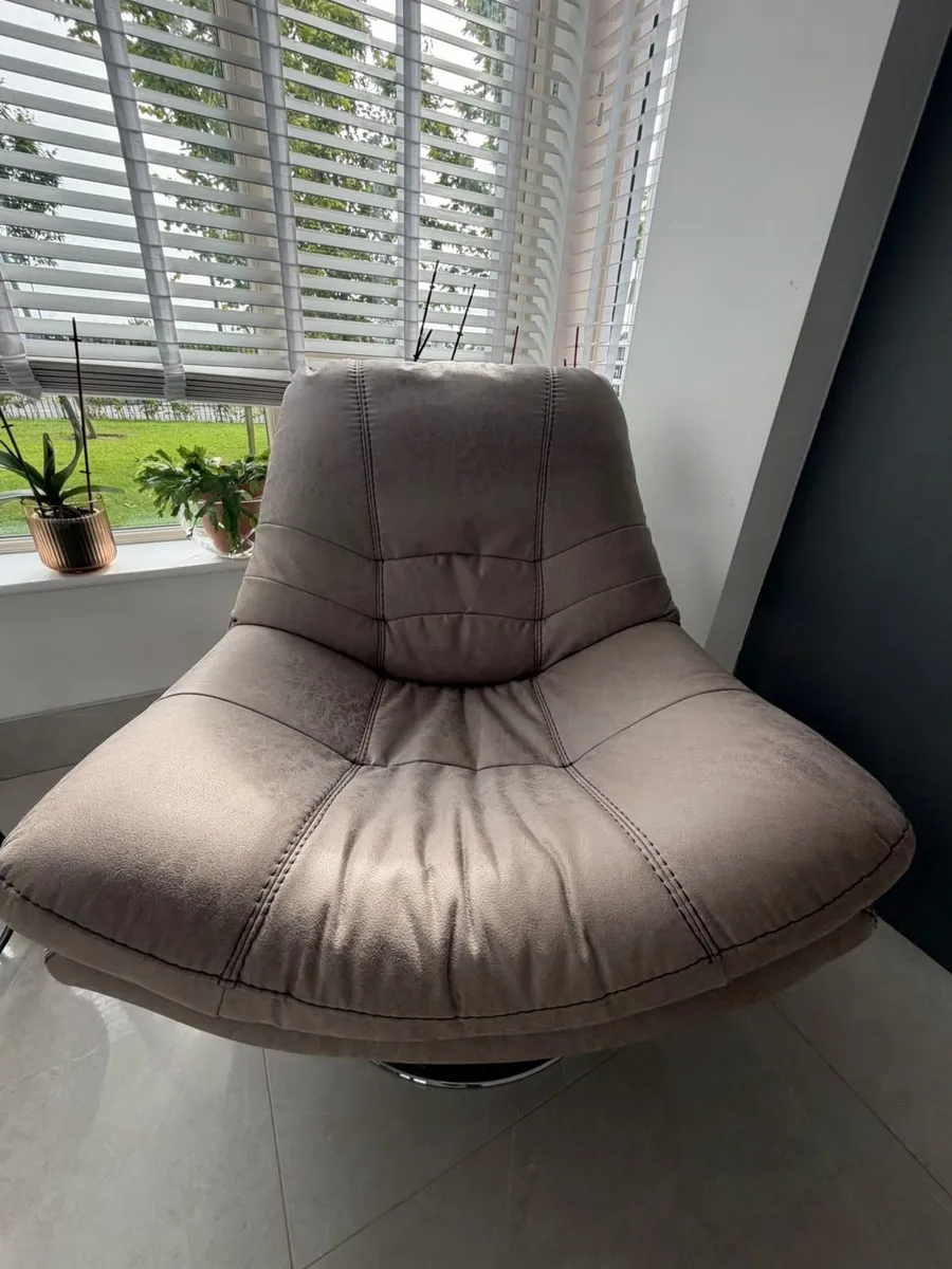 Swivel Chair / Couch / Footstool - Image 3