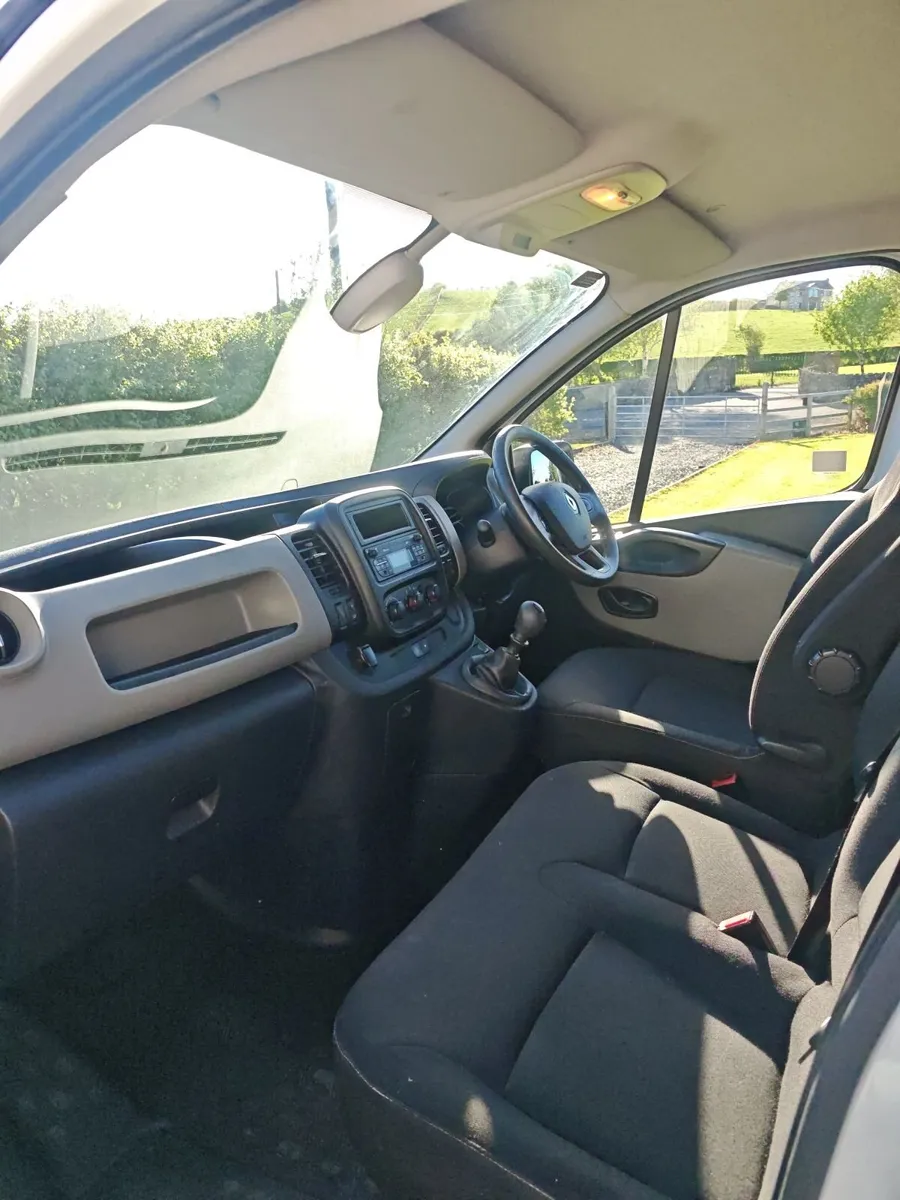 Renault Trafic 2019 - Image 2