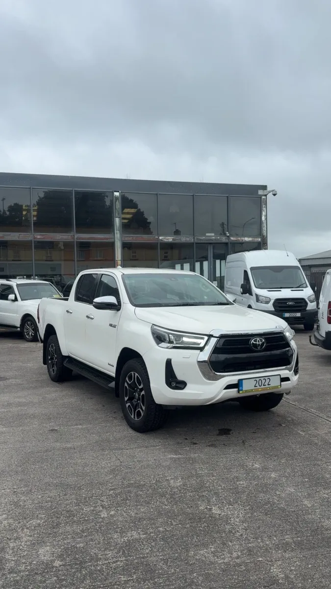 Toyota Hilux - Image 1