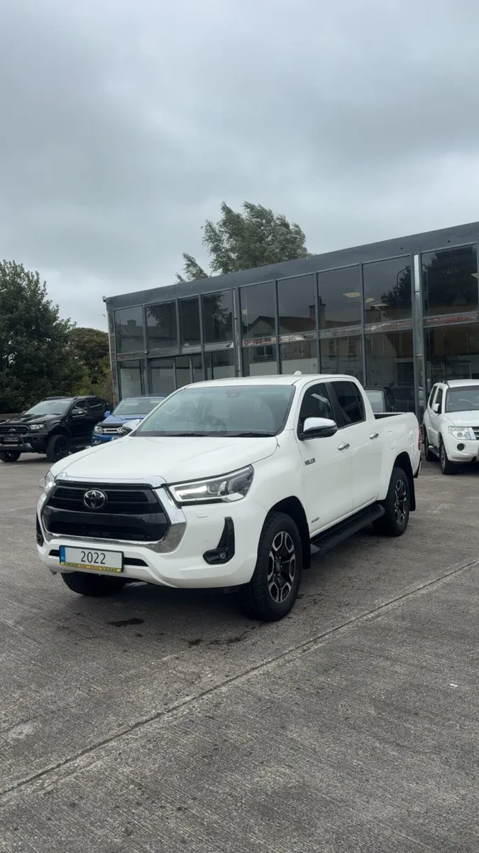 Toyota Hilux - Image 2