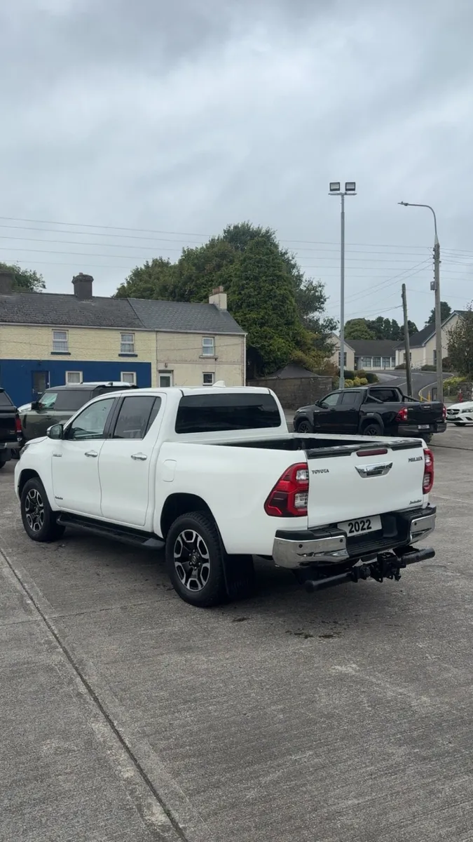 Toyota Hilux - Image 4