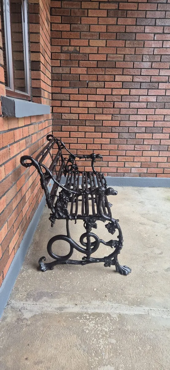 Cast iron  garden chair - Image 3