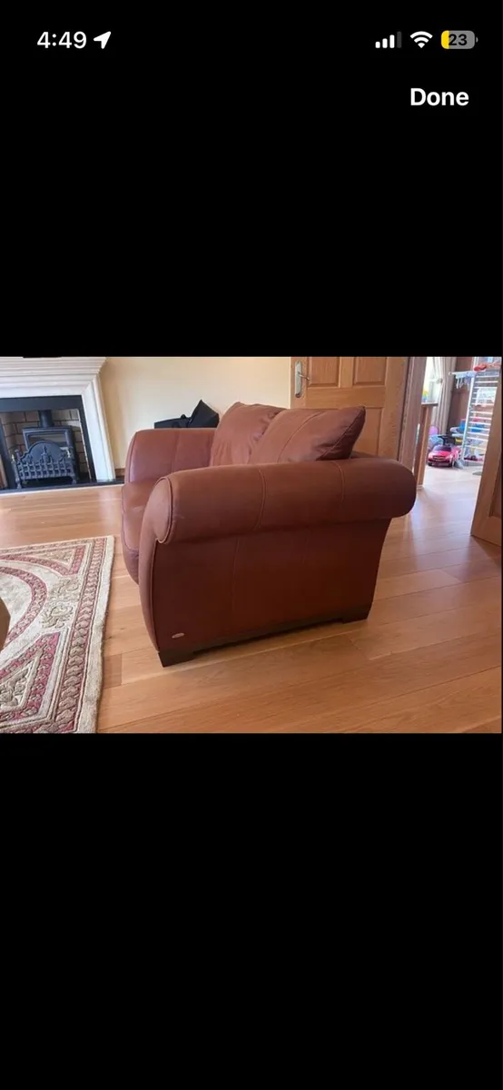 Two seater soft Italian leather sofa - Image 4