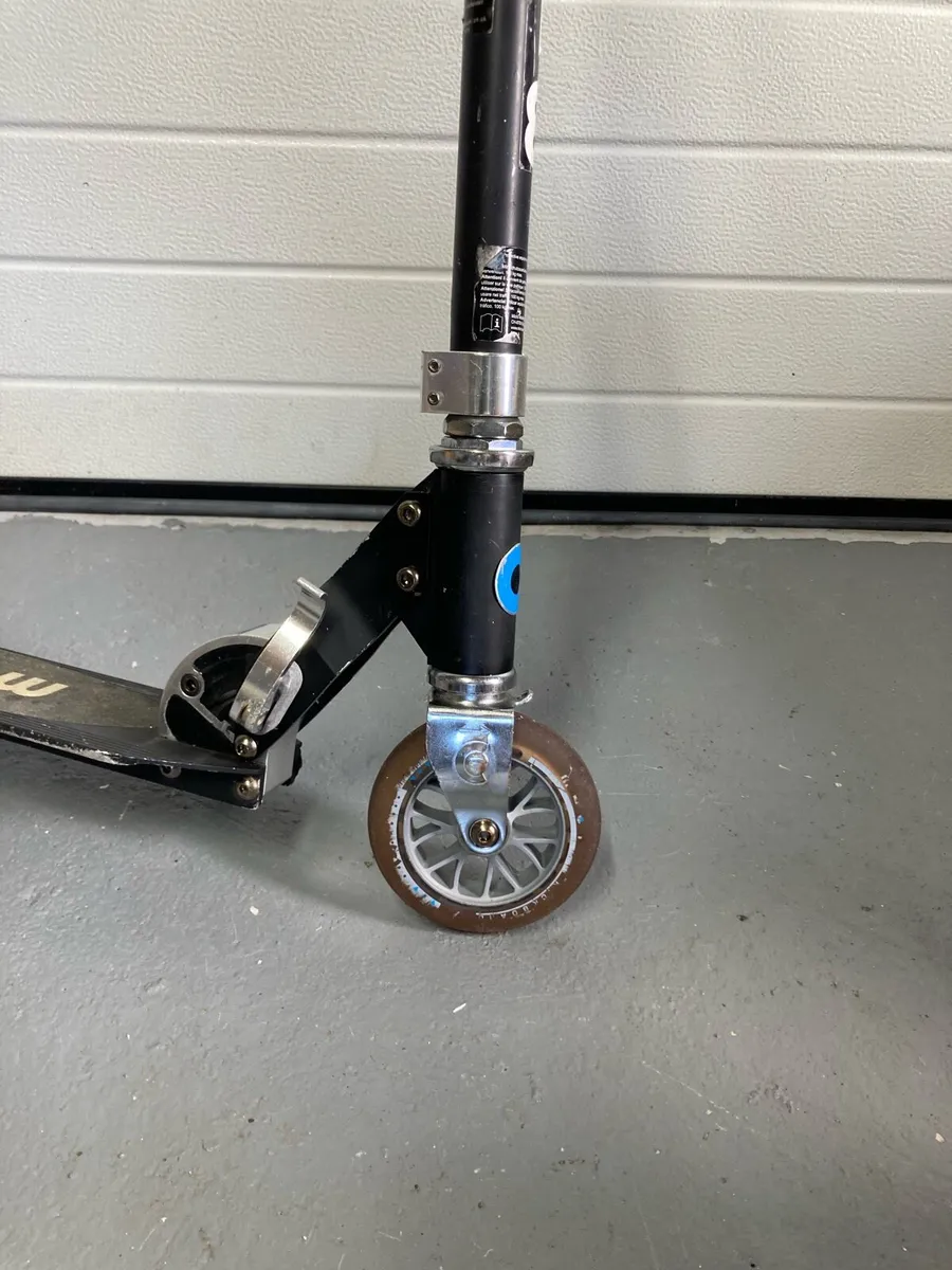 Micro Scooter (black) - Image 2