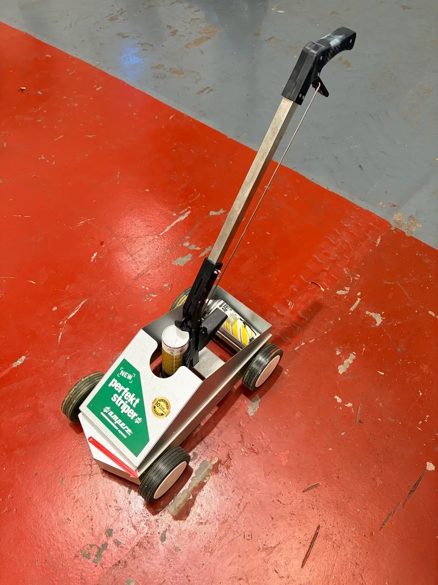 Professional line marking machine - Image 1