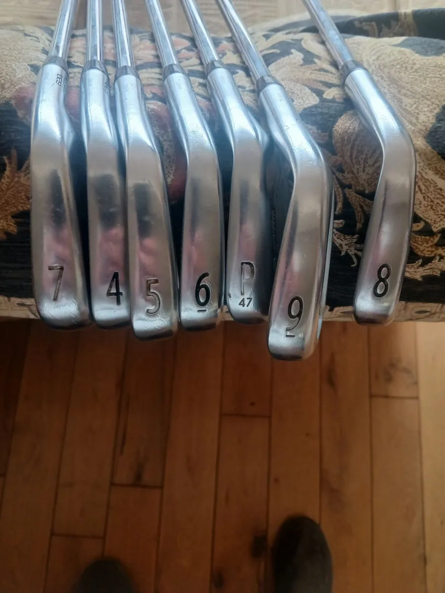 Titleist 620cb irons - Image 2