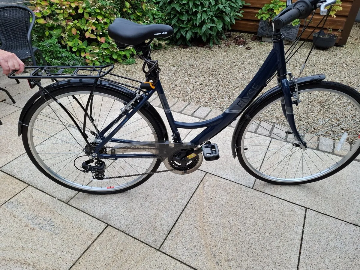 Ladies bicycle - Image 1