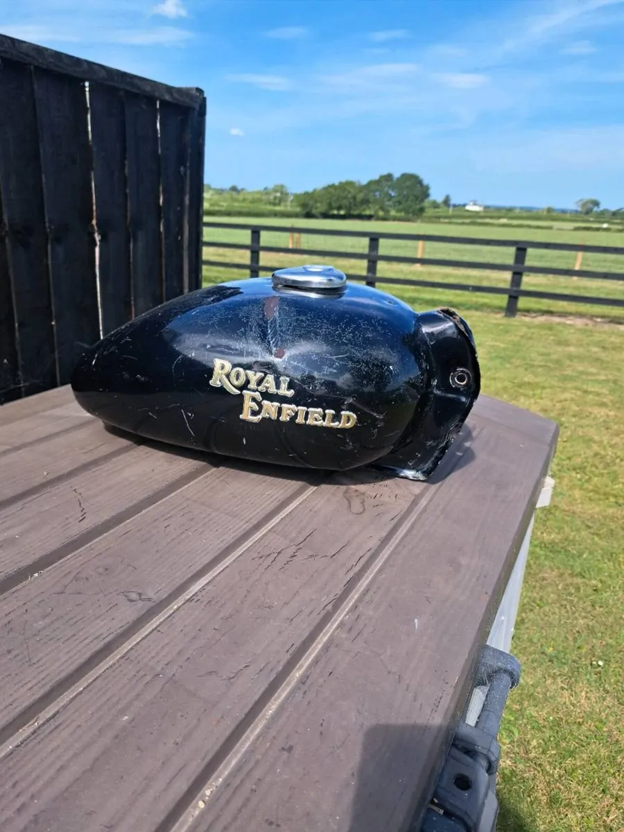 Old royal Enfield fuell tank - Image 2