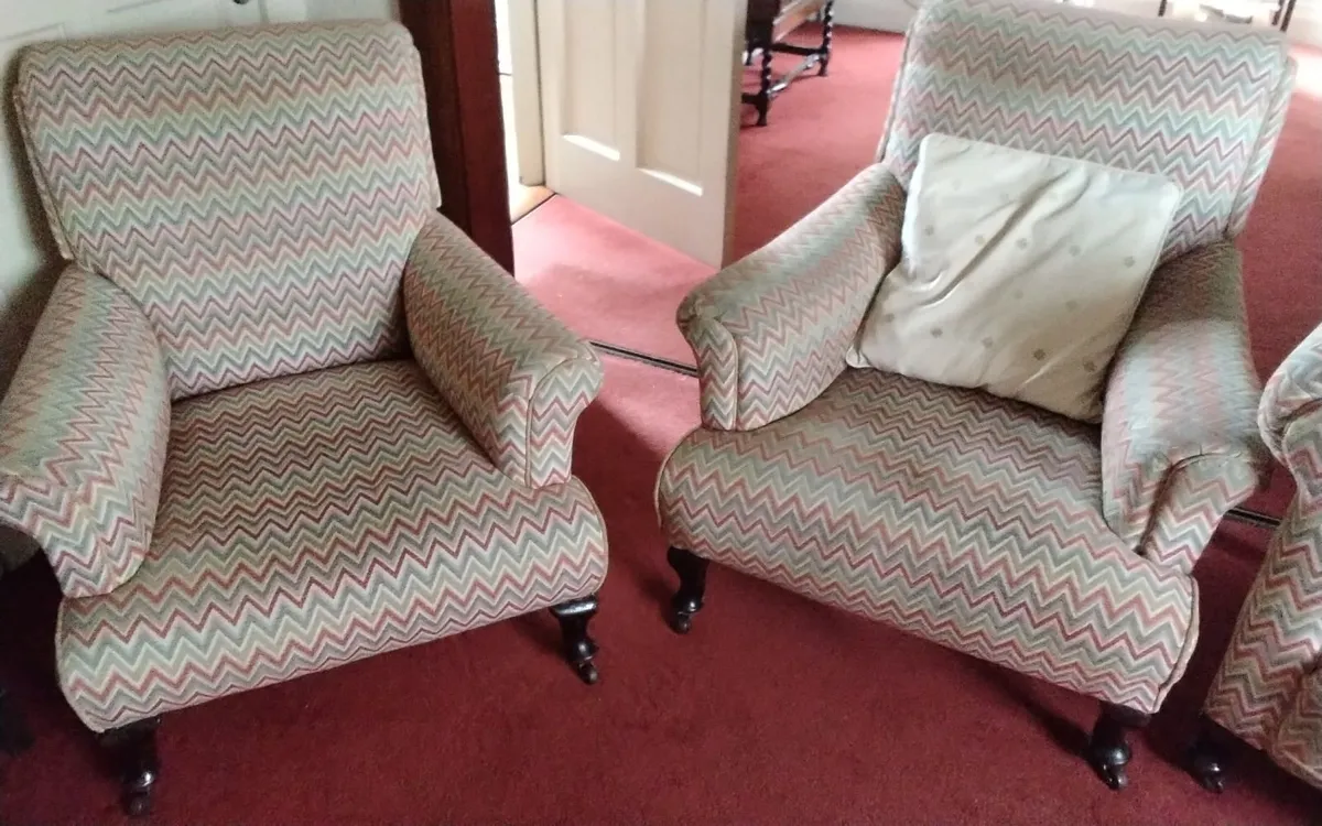 4 piece antique chesterfield suite solid mahogany - Image 1