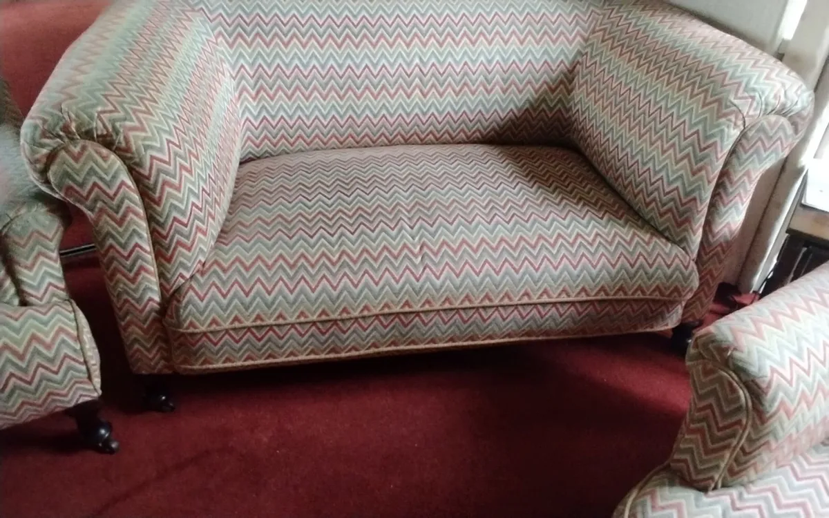 4 piece antique chesterfield suite solid mahogany - Image 2
