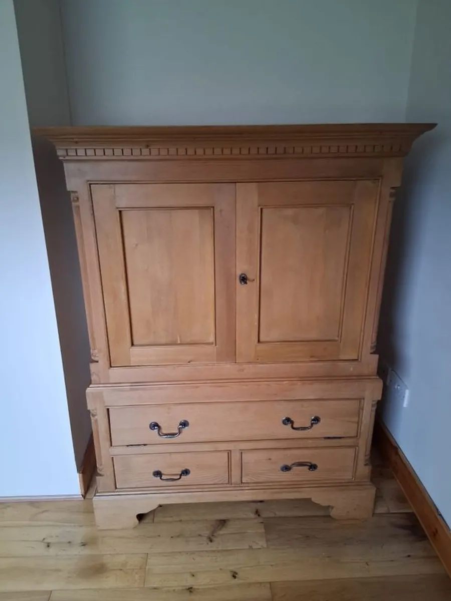cabinets - Image 1