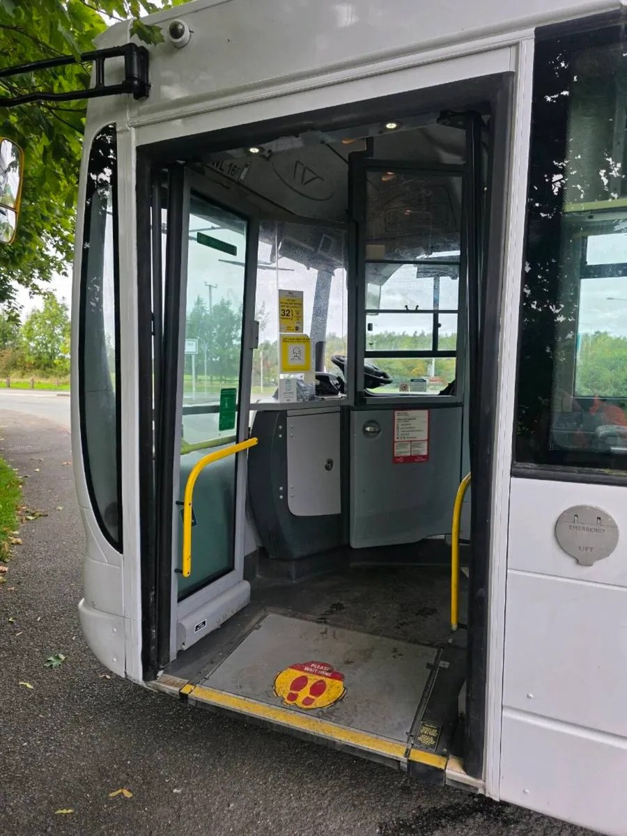 Bus - Image 2