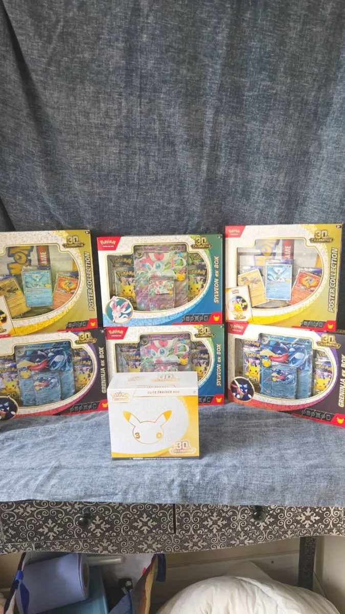 🎉 POKÉMON 30TH ANNIVERSARY COLLECTION - Image 1