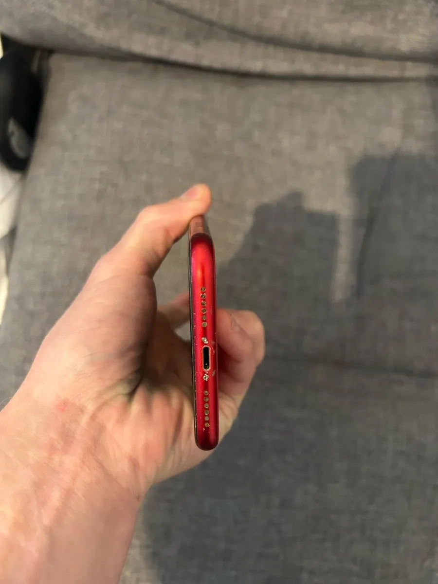 iPhone 11 red 128gb unlocked, 100% battery - Image 4