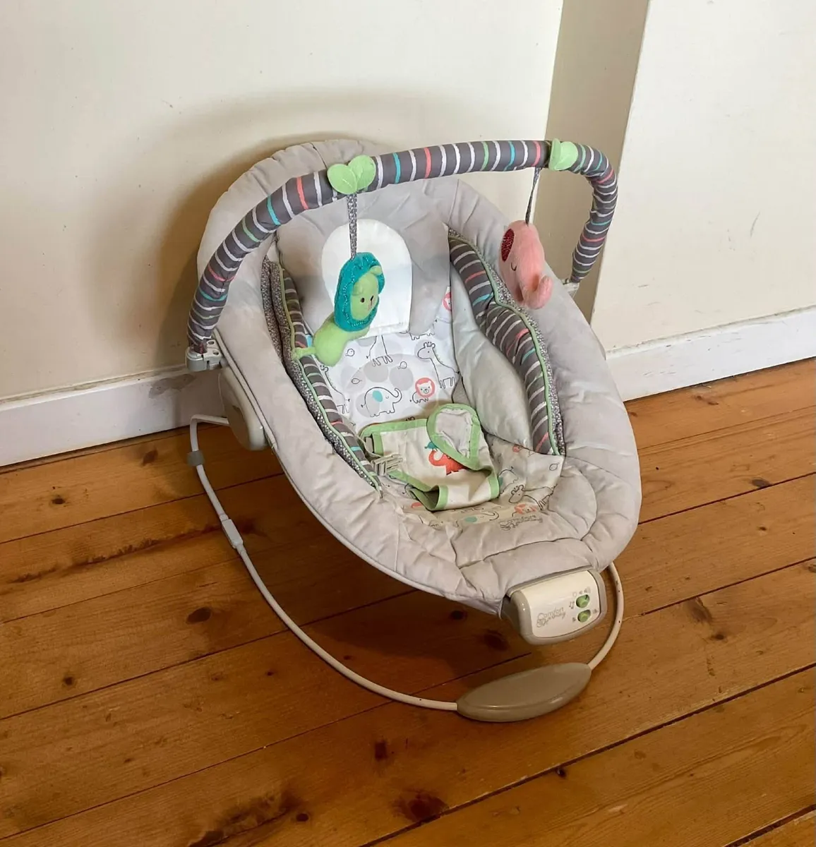 Comfort & Harmony Baby Bouncer with Music & Rumble - Image 4