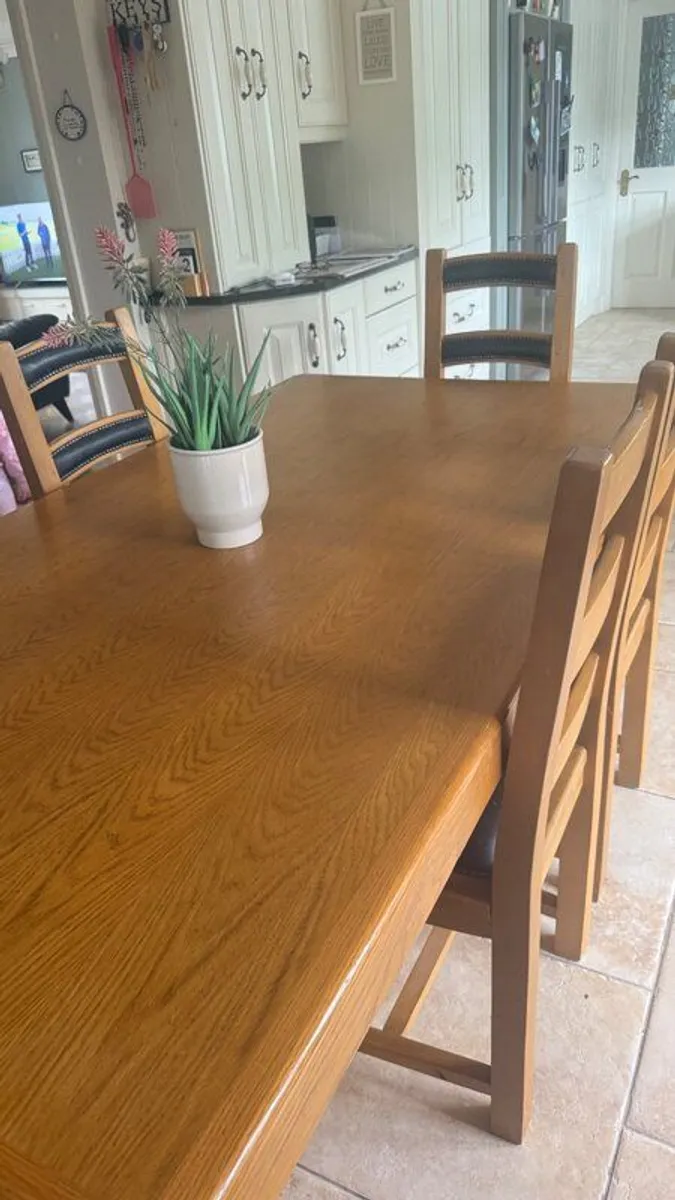 Kitchen Table and chairs - Image 3