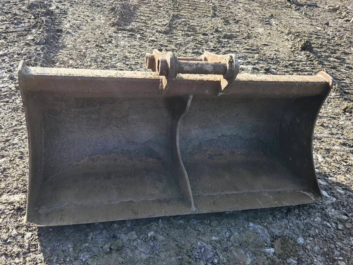 Grading bucket - Image 1